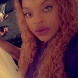 Meet your Posher, Adina